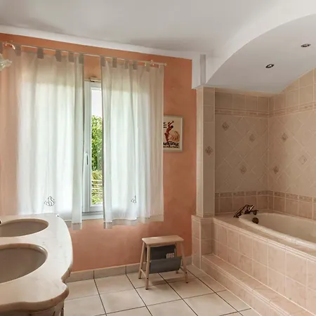 La Cavayere Swimming Pool Air Conditioning Villa